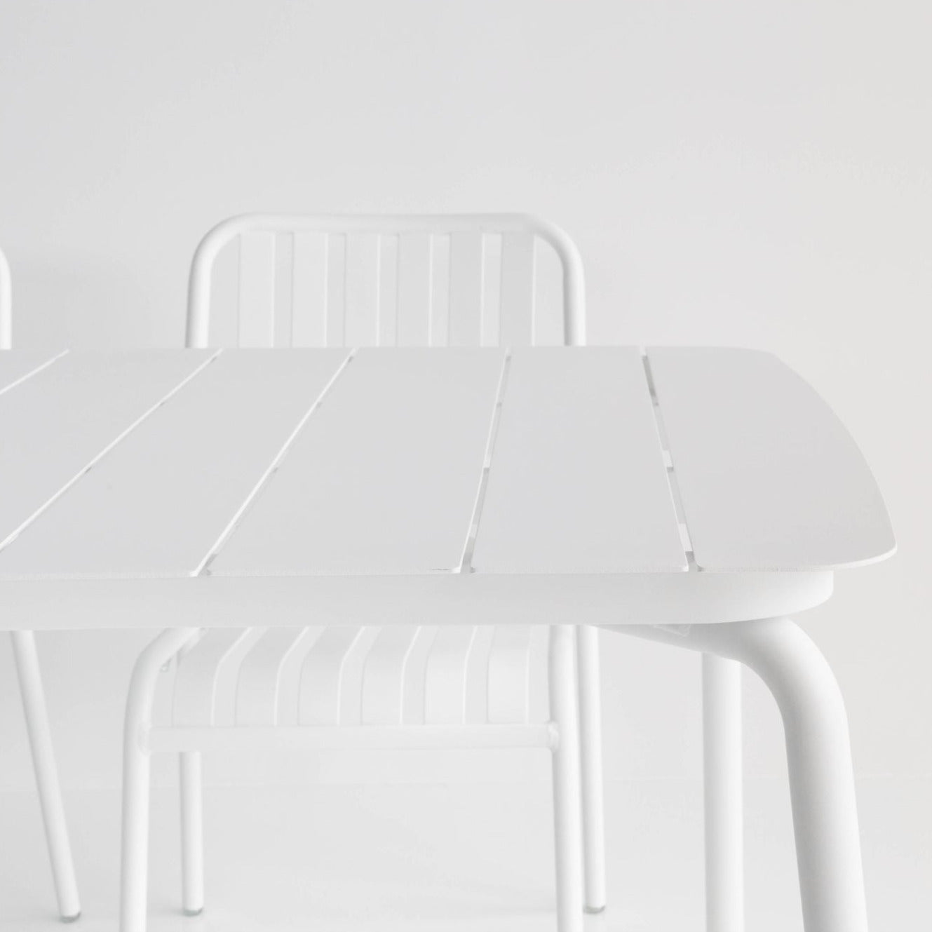 Agora Dining Table