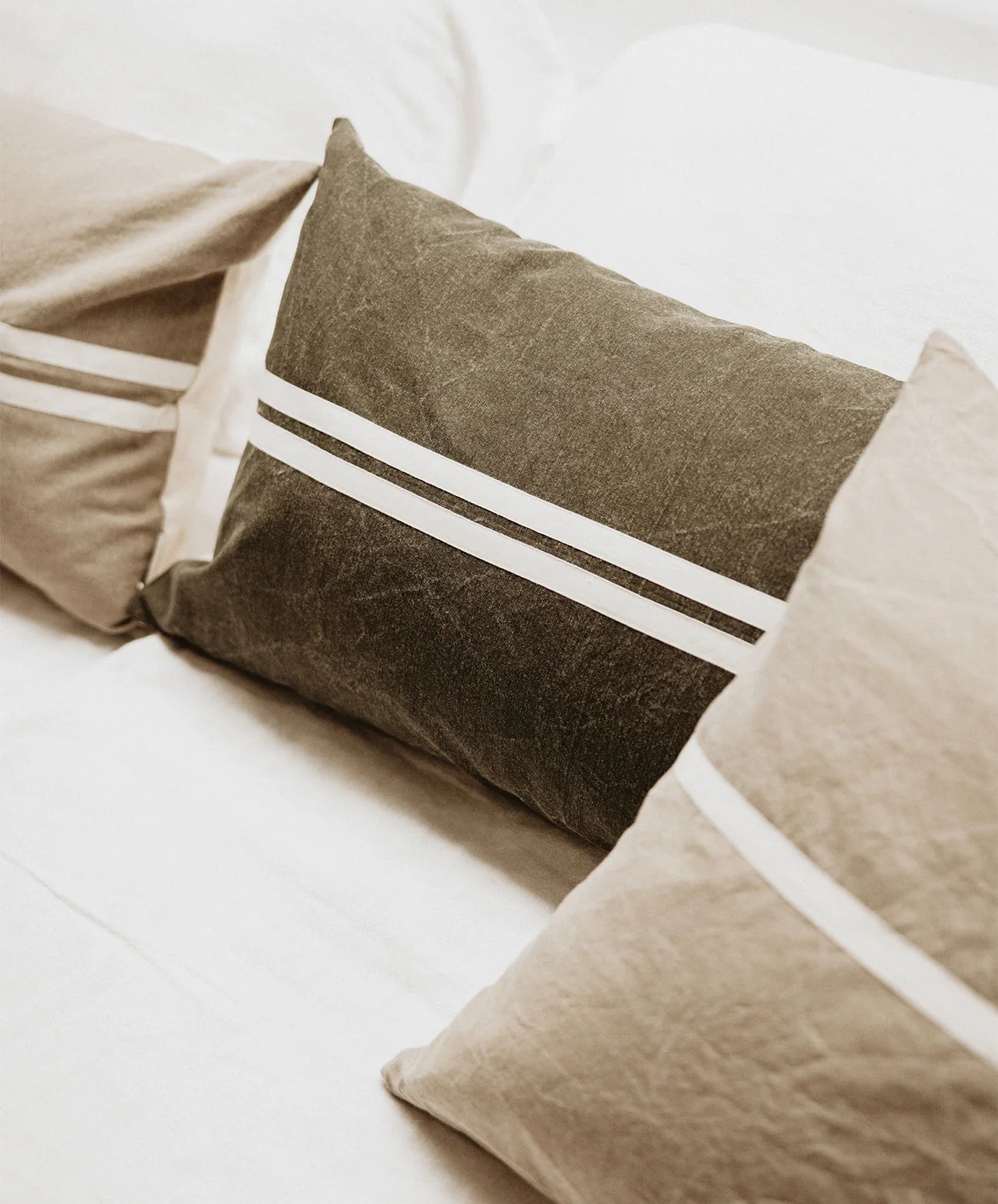 Wanderful Cushion Hessian