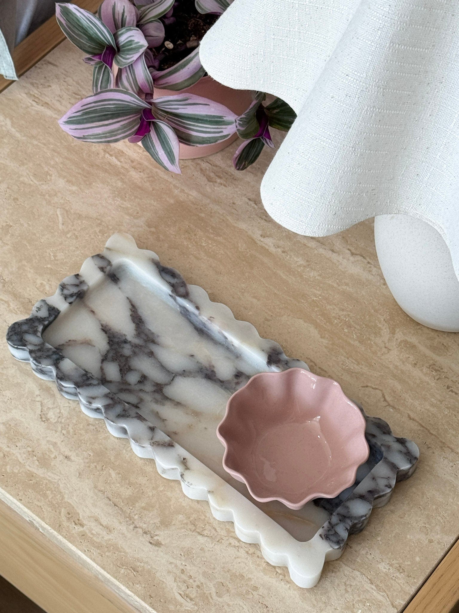 Palazzo Scalloped Bar Tray